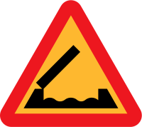 Retractable bridge roadsign