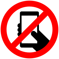 No cellphone allowed - Prohibido el uso de teléfonos móviles