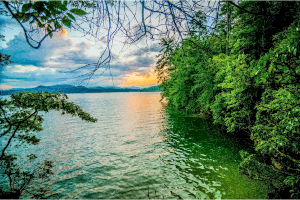 openclipart圖庫：Lake Jocassee South Carolina