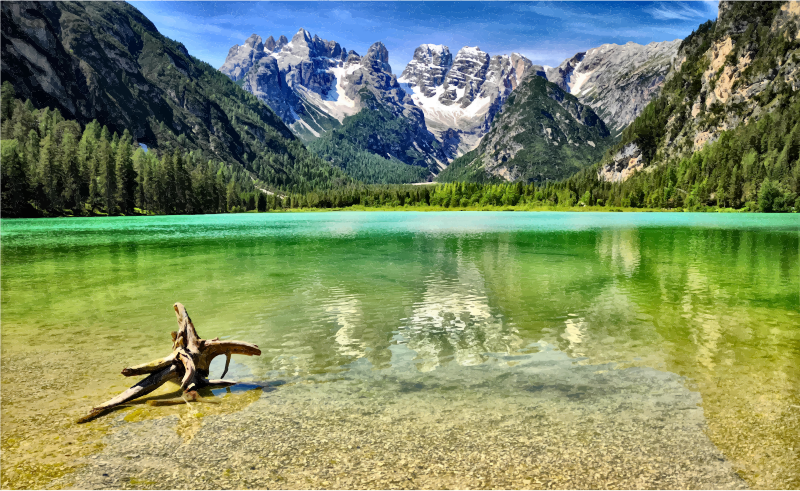 Beautiful Lake And Mountains